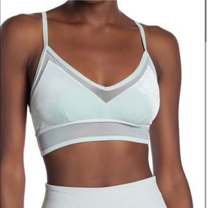 Like new Alo yoga luxe bra